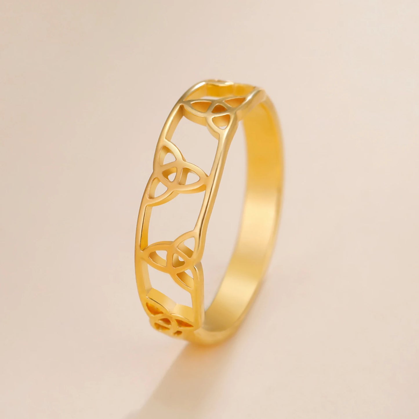 LIKGREAT Stainless Steel Witch Ring Triquetra Celtics Knot Finger Rings for Women Men Irish Talisman Jewelry Amulet Couple Gift