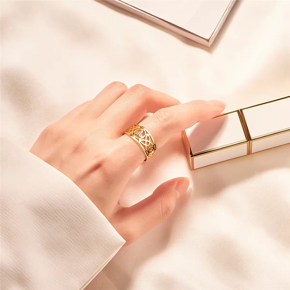 COOLTIME Witch Knot Triskele Triple Spiral Symbol Ring Stainless Steel Triskelion Amulet Ring for Women Men Vintage Jewelry Gift
